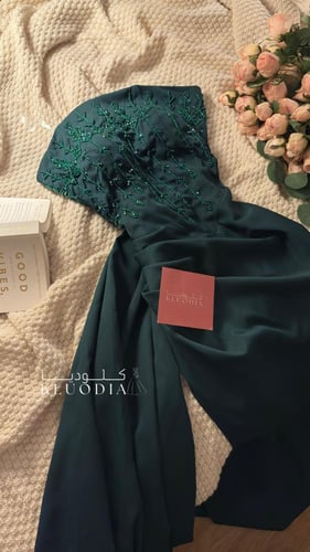 فستان زيتي سهره مطرز ب اكمام منفصله