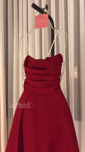 فستان احمر ميد