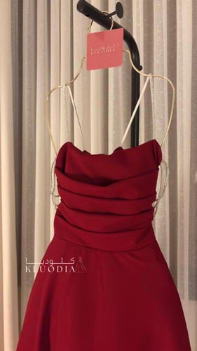 فستان احمر ميد