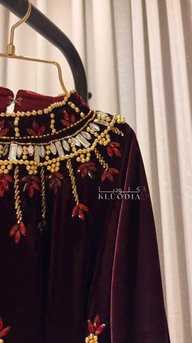 جلابيه مخمليه راقيه بفصوص لون عودي