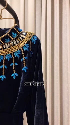 جلابيه مخمليه فخمه بفصوص لون كحلي