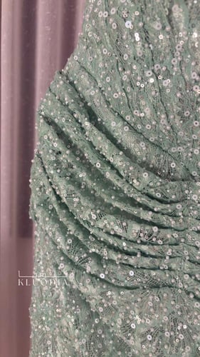 فستان سهرة مطرز