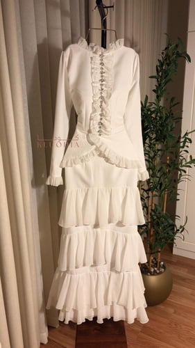 فستان ساتر ب أكمام + طبقات شيفون