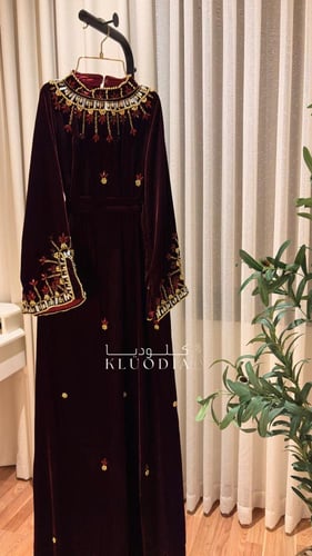 جلابيه مخمليه راقيه بفصوص لون عودي