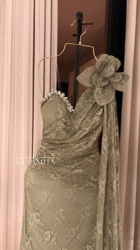 فستان مناسبات دانتيل فخم