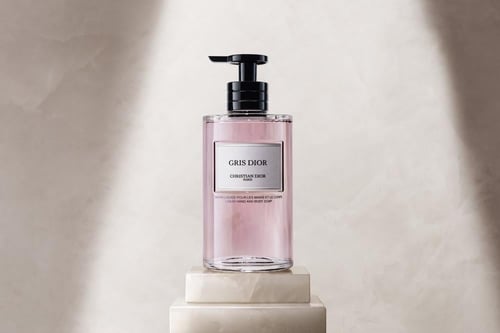 طقم ديور هدايا فاخر (جريس ديور 200مل +معطر شعر جري...