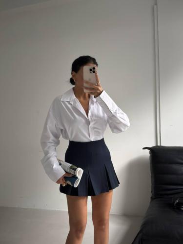 تنورة قصيرة بقصة كسرات