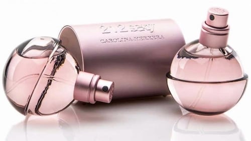 عطر كارولينا هيريرا 212 سكسي carolina herrera 212...