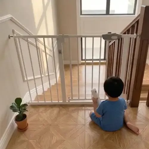 حاجز درج امان للاطفال العرض العرض 76 سم ويتمدد الى...