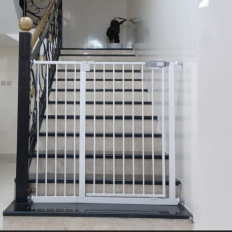 حاجز درج و باب امان للاطفال ارتفاع 103 سم و العرض...