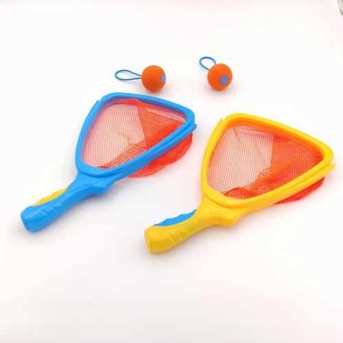 لعبة المضرب الشبكي والكرة المطاطية لشخصين