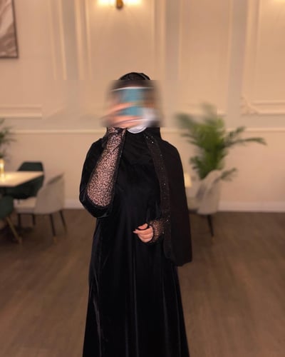 عبايه ملكي كلوش A اكمام شك -طرحه