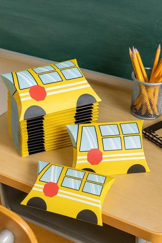 علب توزيعات بشكل باص مدرسي للأطفال | عدد 25