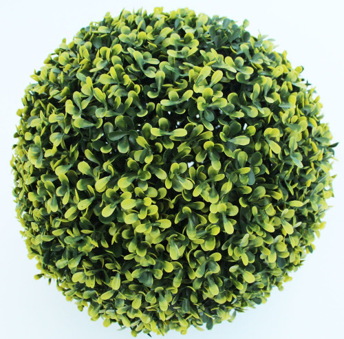 كرة عشب صناعي اخضر فاتح