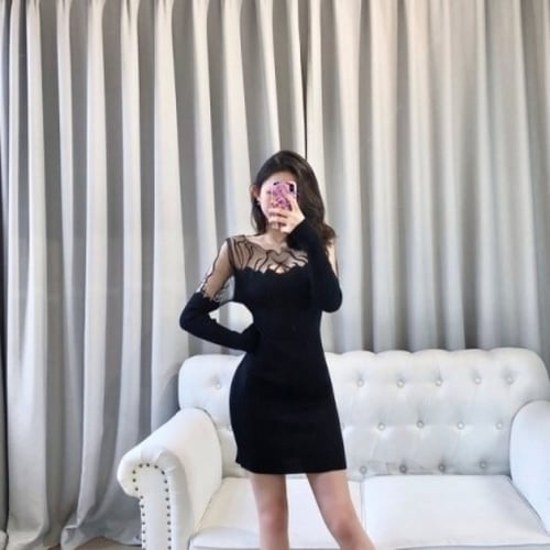 فستان من قماش شبكي ضيق طويل الاكمام