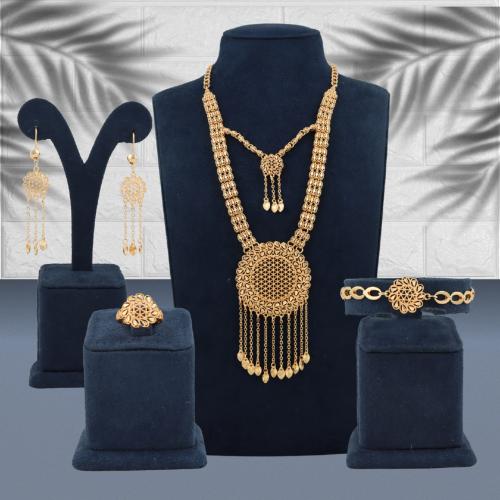 طقم نسائي بديل الذهب عيار 21 بتصميم مميز