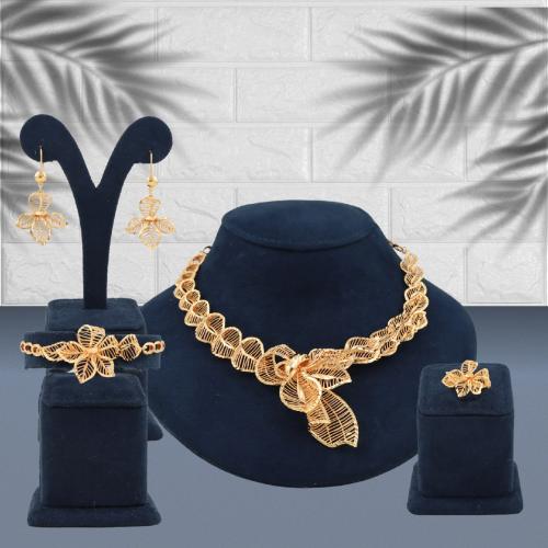 طقم نسائي بديل الذهب عيار 21 بتصميم مميز