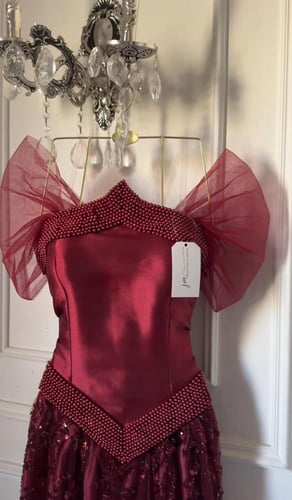 فستان ليال احمر