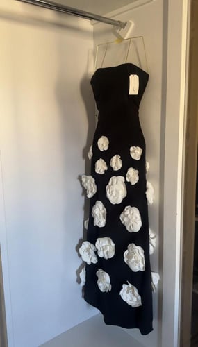 فستان اريج ورد