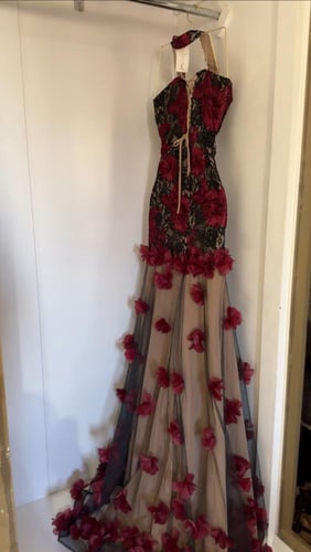 فستان ميساء