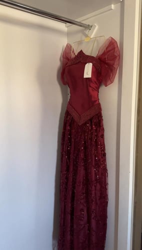 فستان ليال احمر