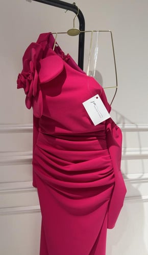 فستان جميله