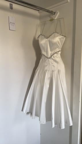 فستان تفته روسي بتفاصيل كريستاليه