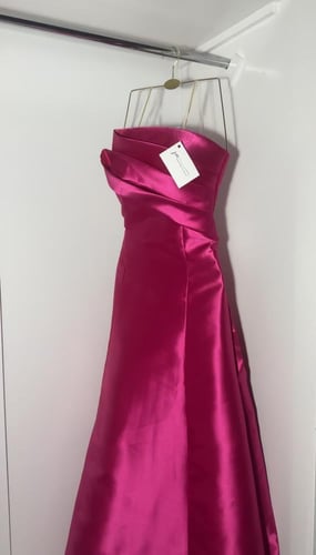 فستان هيفاء