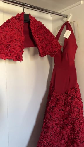 فستان لينا عنابي