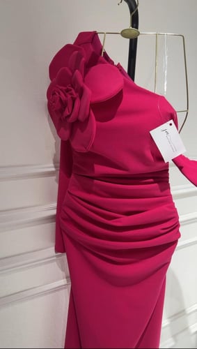 فستان جميله