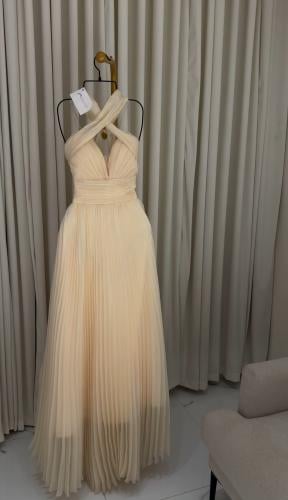 فستان ابتهال