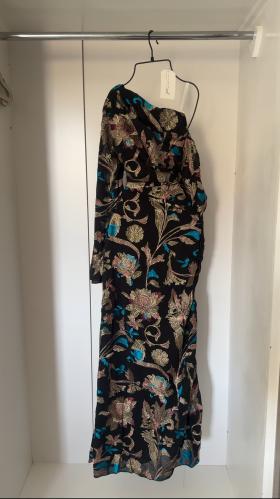 فستان سديم مطرز