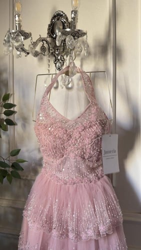 فستان الجميلة