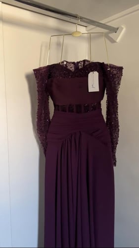 فستان دانا باذنجاني باكمام