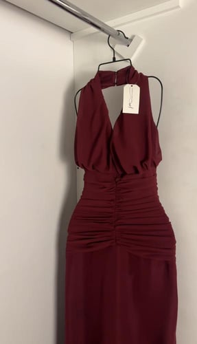 فستان خلود برغندي