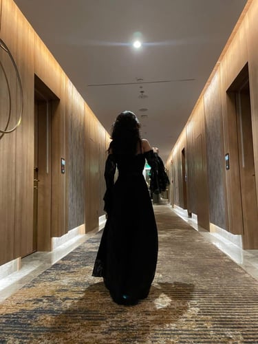 فستان اسود دانتيل