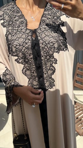 عباية دانتيل اسود