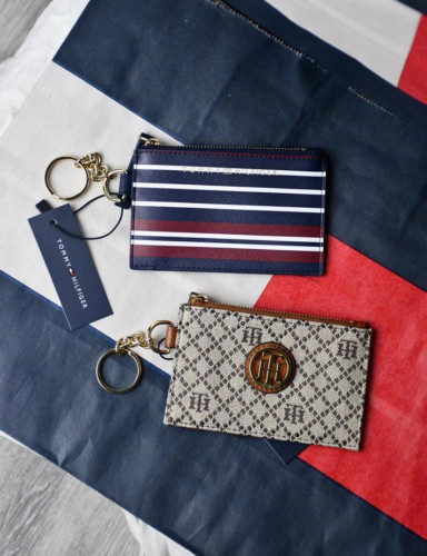 Tommy Hilfiger - كحلي