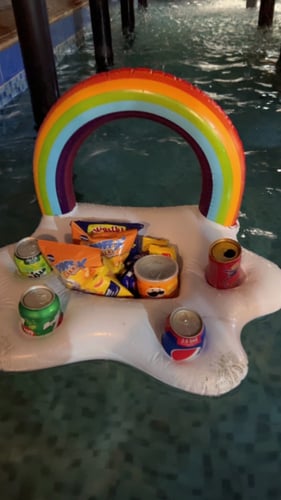 حامل مشروبات للمسبح