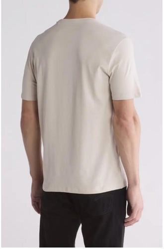 تي شيرت من DKNY