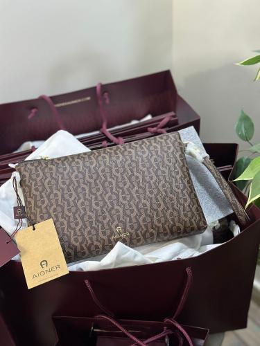 باوتش من Aigner