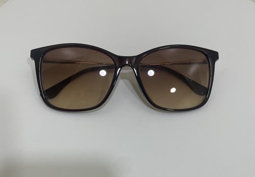 نظاره من Calvin Klein