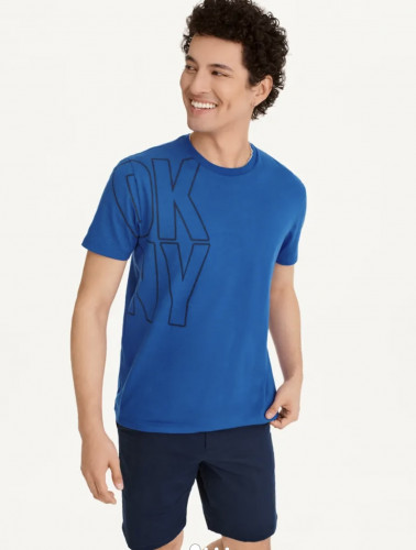 تي شيرت من DKNY