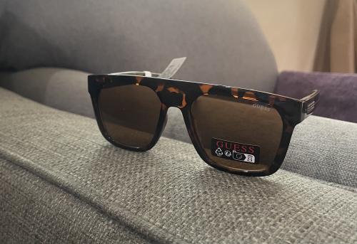 نظاره من Guess