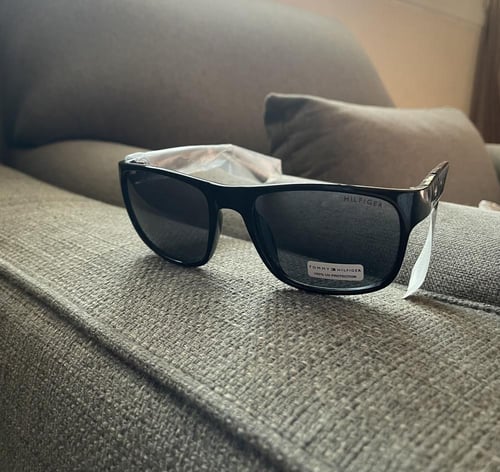 نظاره من Tommy hilfiger