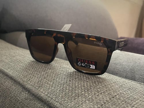 نظاره من Guess