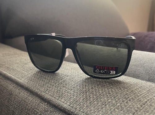 نظاره من Guess