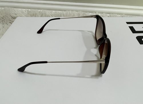 نظاره من Calvin Klein