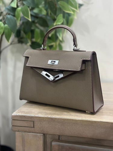 ميني كيلي كاكي