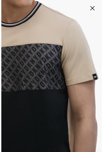 تي شيرت من DKNY